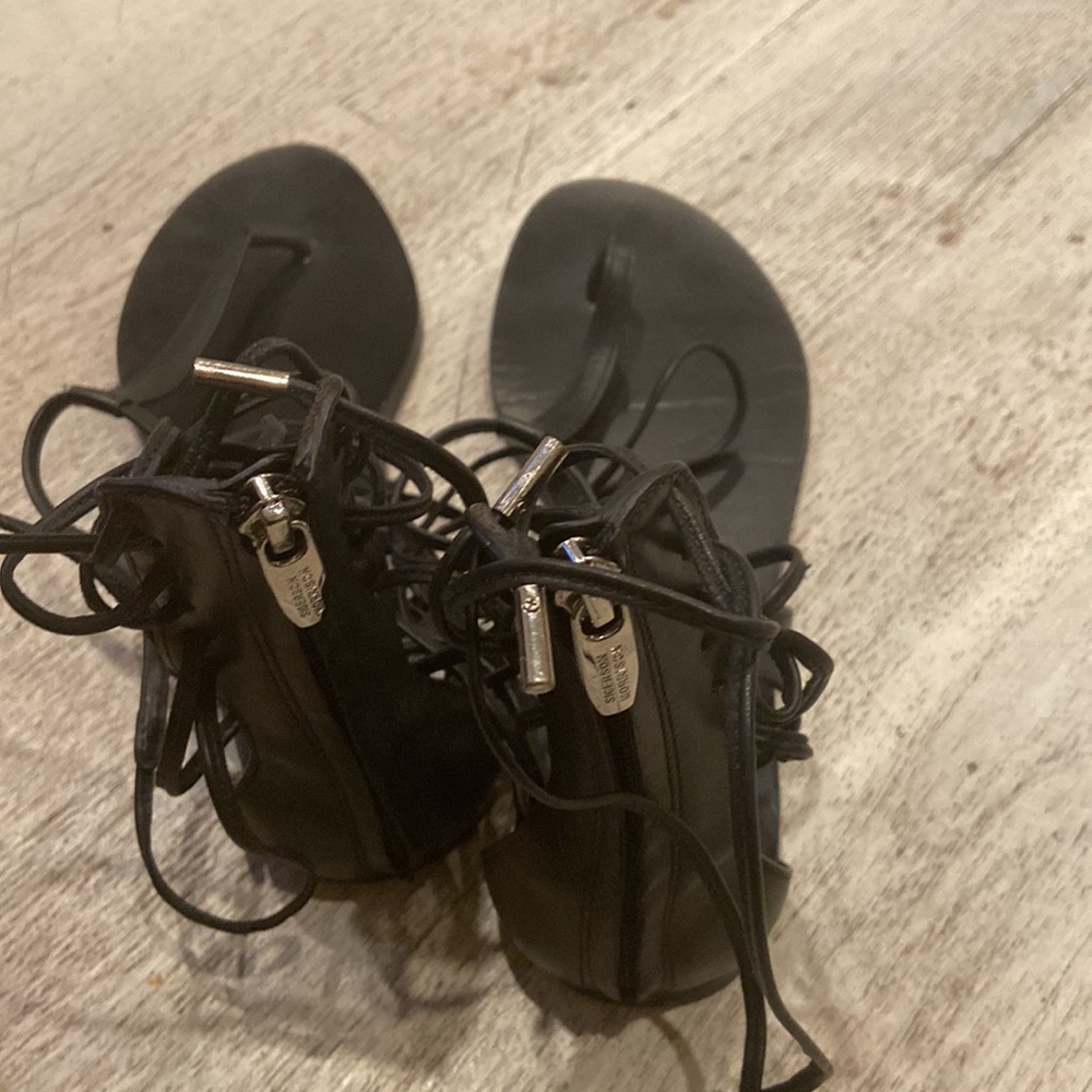 NIB Sigerson Morrison “Braze” Leather Gladiator Ankle Wrap Sandals size 9 l